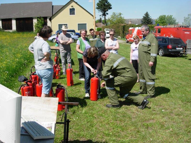 feuerlschervorfhrung 16.05.2015 005