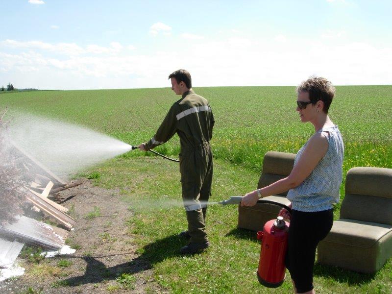 feuerlschervorfhrung 16.05.2015 015