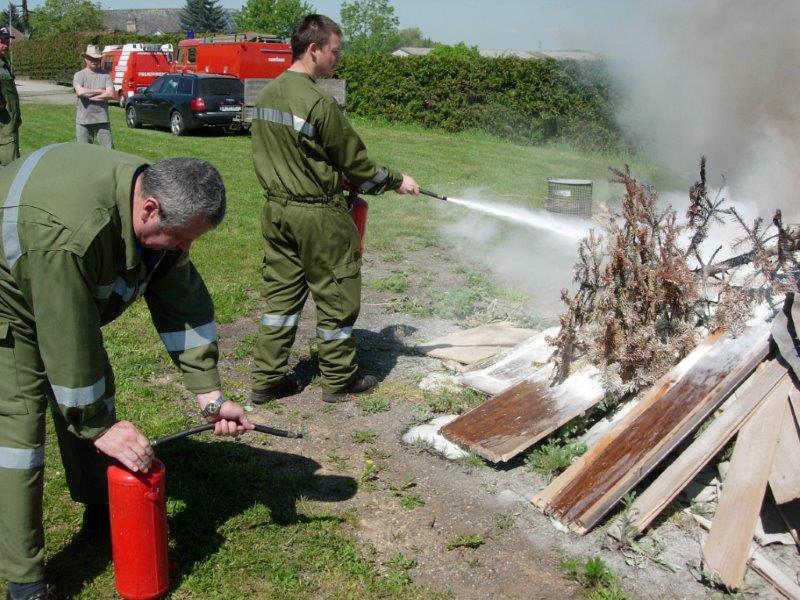 feuerlschervorfhrung 16.05.2015 022