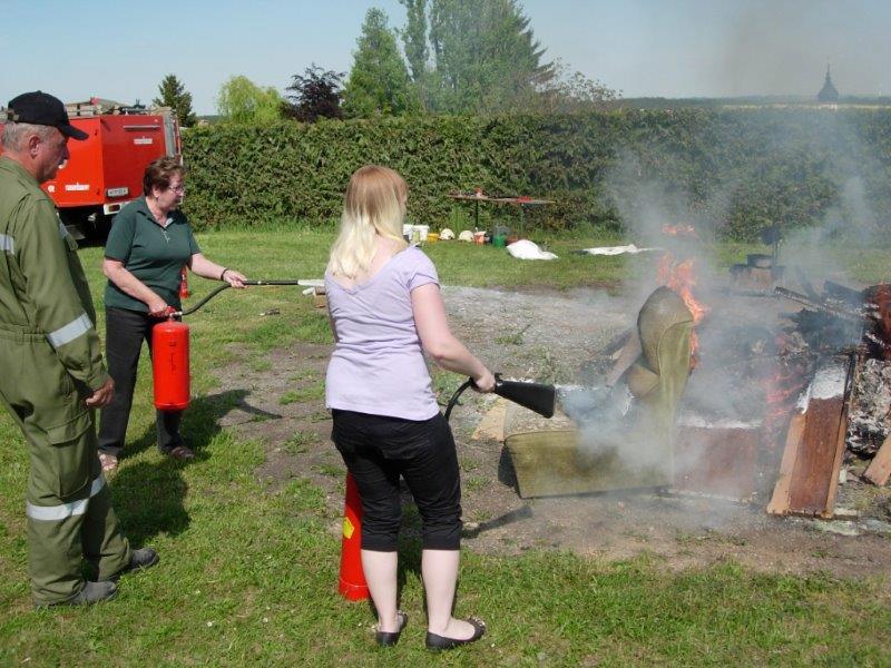 feuerlschervorfhrung 16.05.2015 060