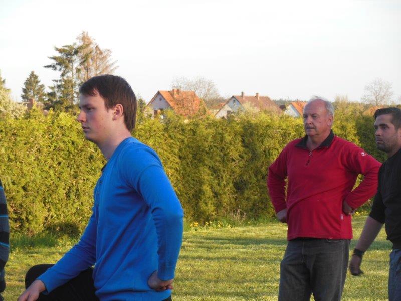Maibaum aufstellen 30-04-2016 014