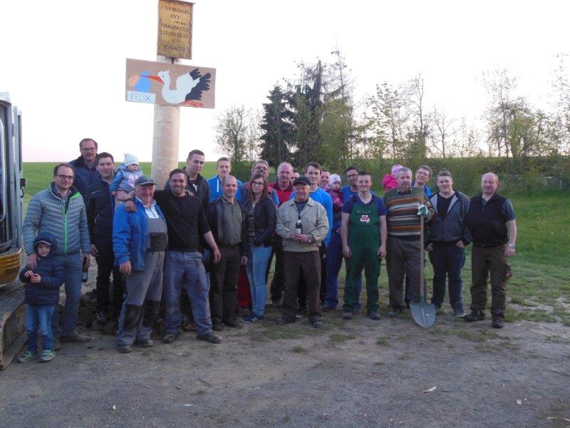 Maibaum aufstellen 30-04-2016 025