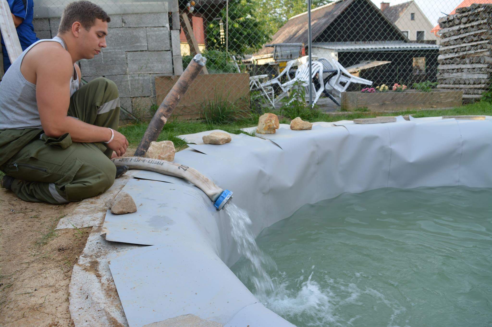 Einsatz-Pool-fllen-09.07.2016-006