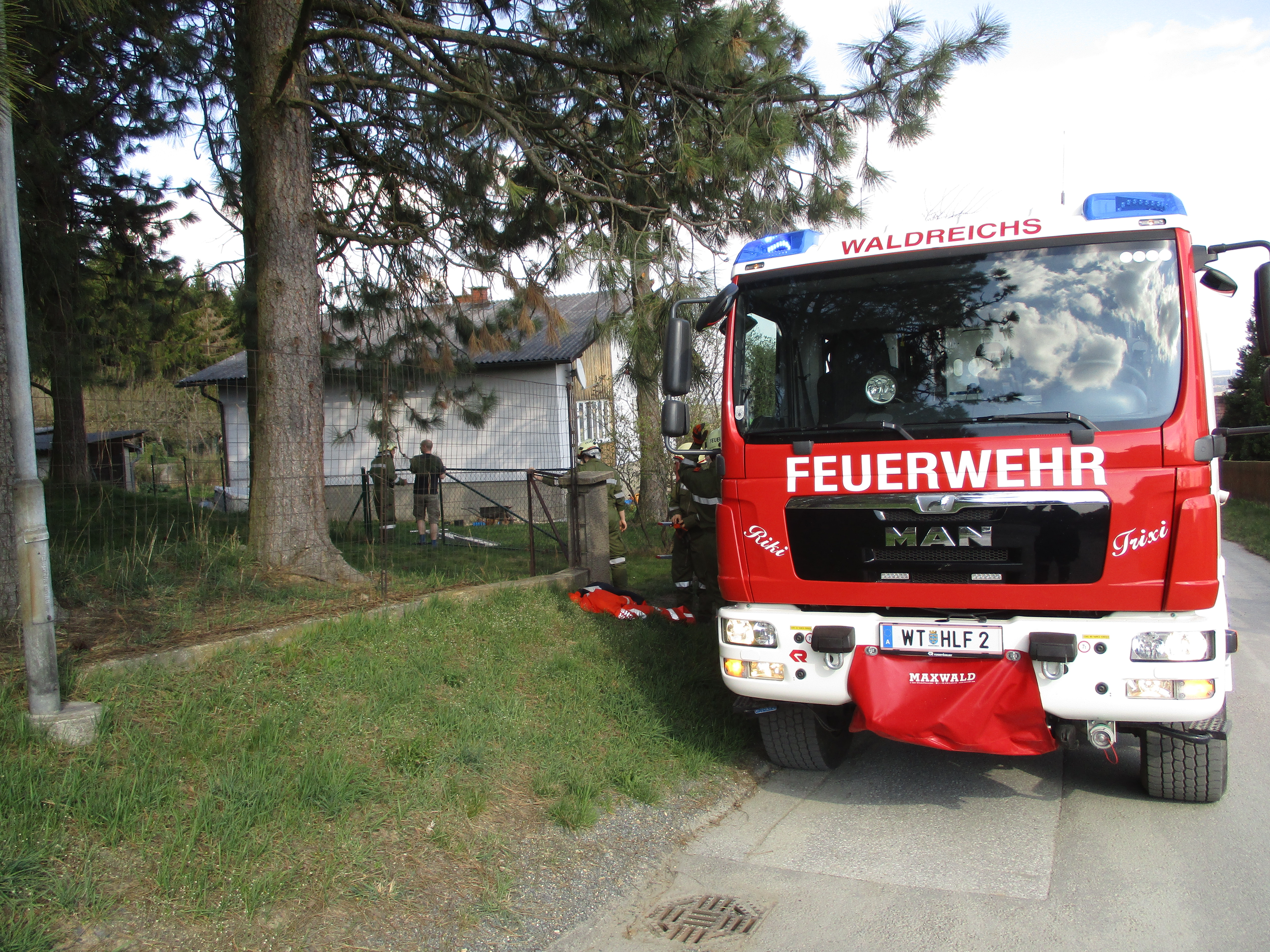 Einsatz-Tierrettung-Katze-auf-Baum-02.04.2017-005