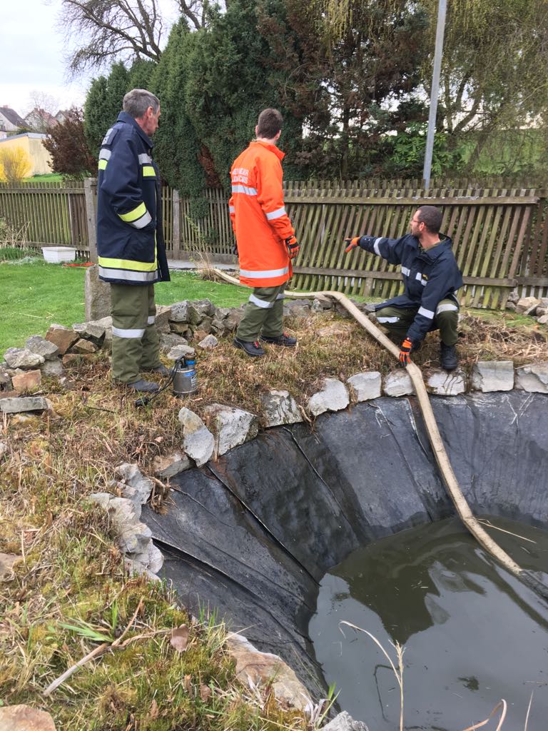 Techn.Einsatz-Auspumparbeiten-13.04.2017-003