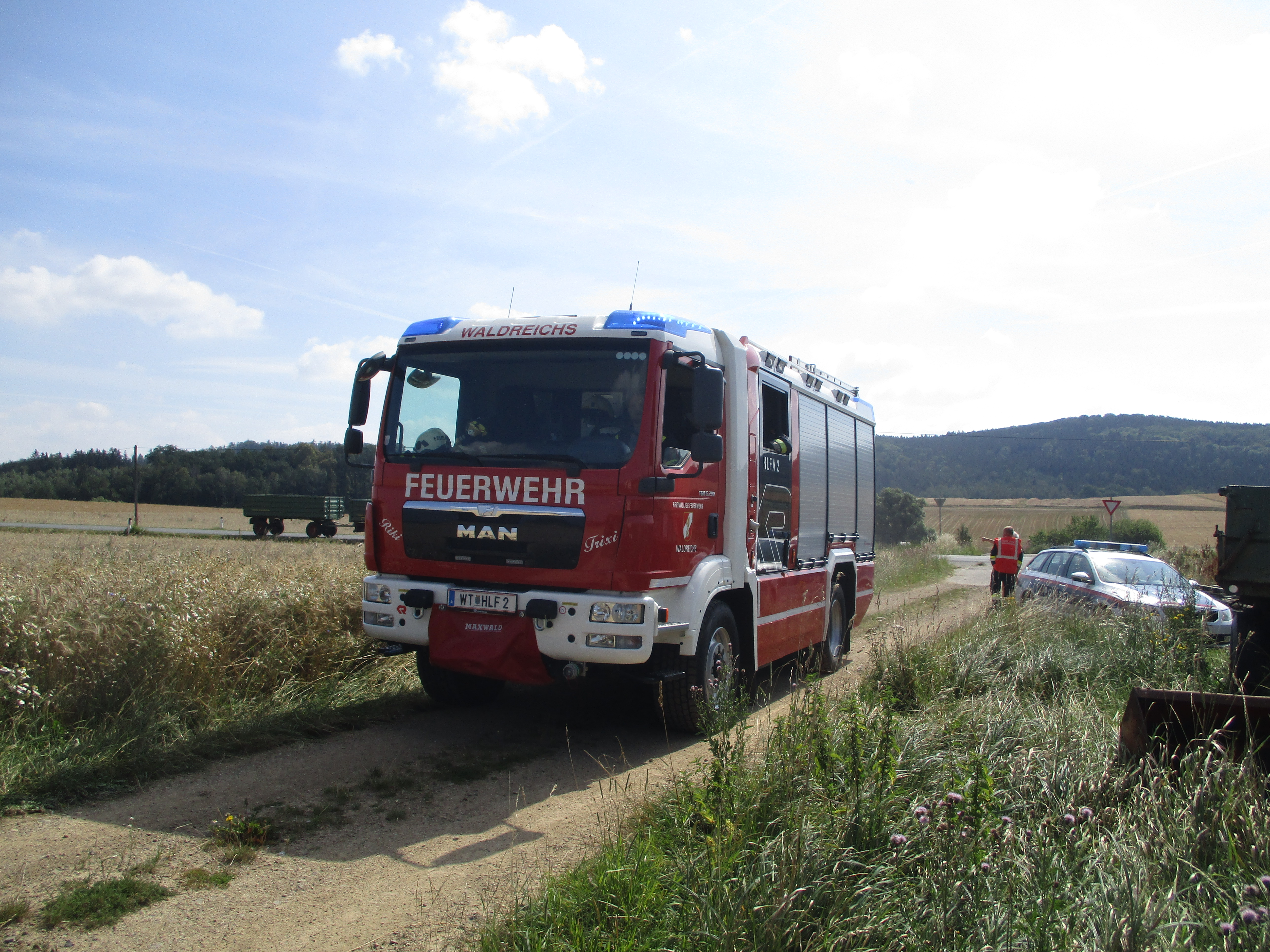 Einsatz-Mhdrescherbrand-in-Loibes-am-19.07.2018-008