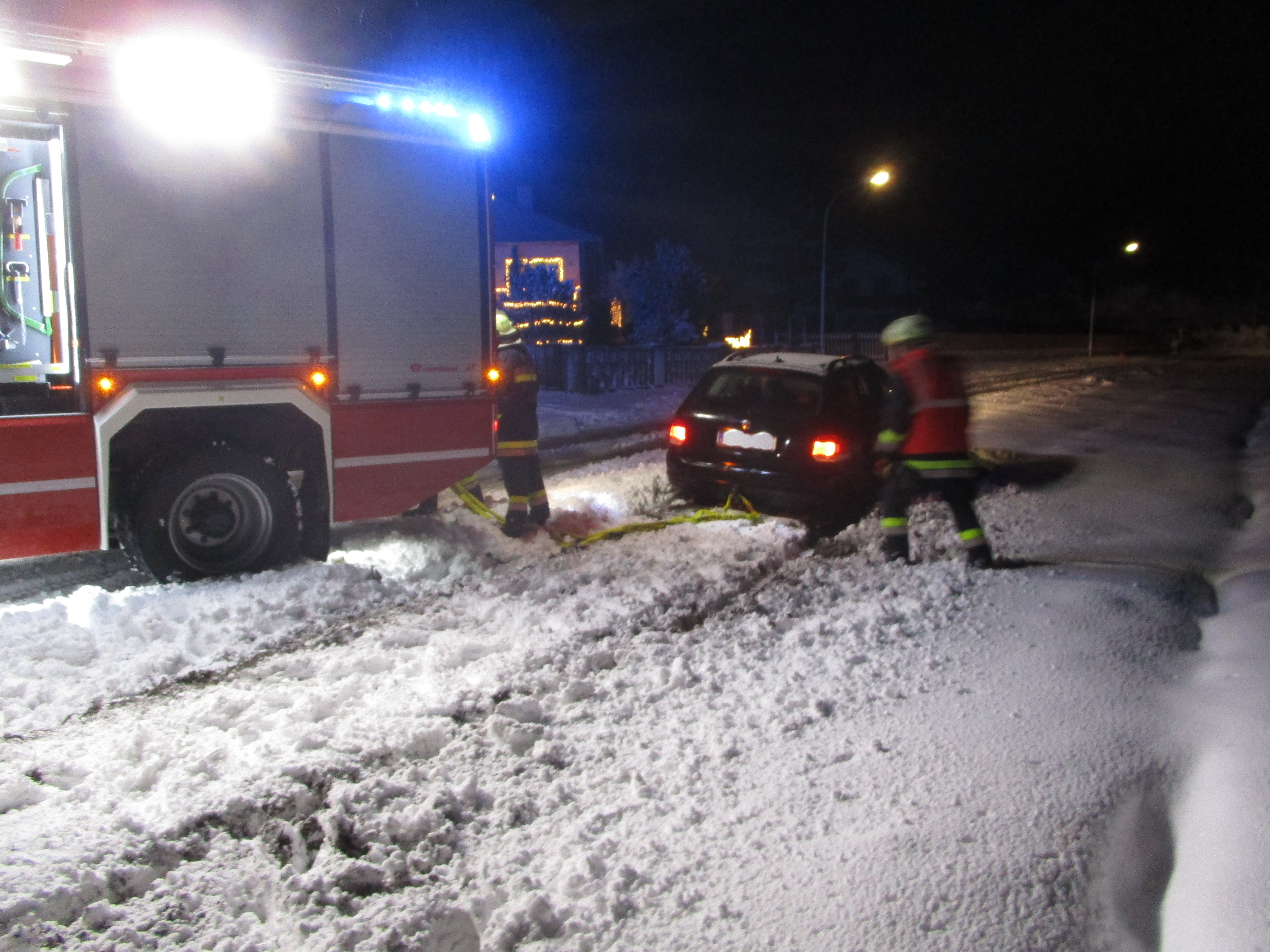 Einsatz Fahrzeugbergung Hauptstr. 22 12.12.2018 011