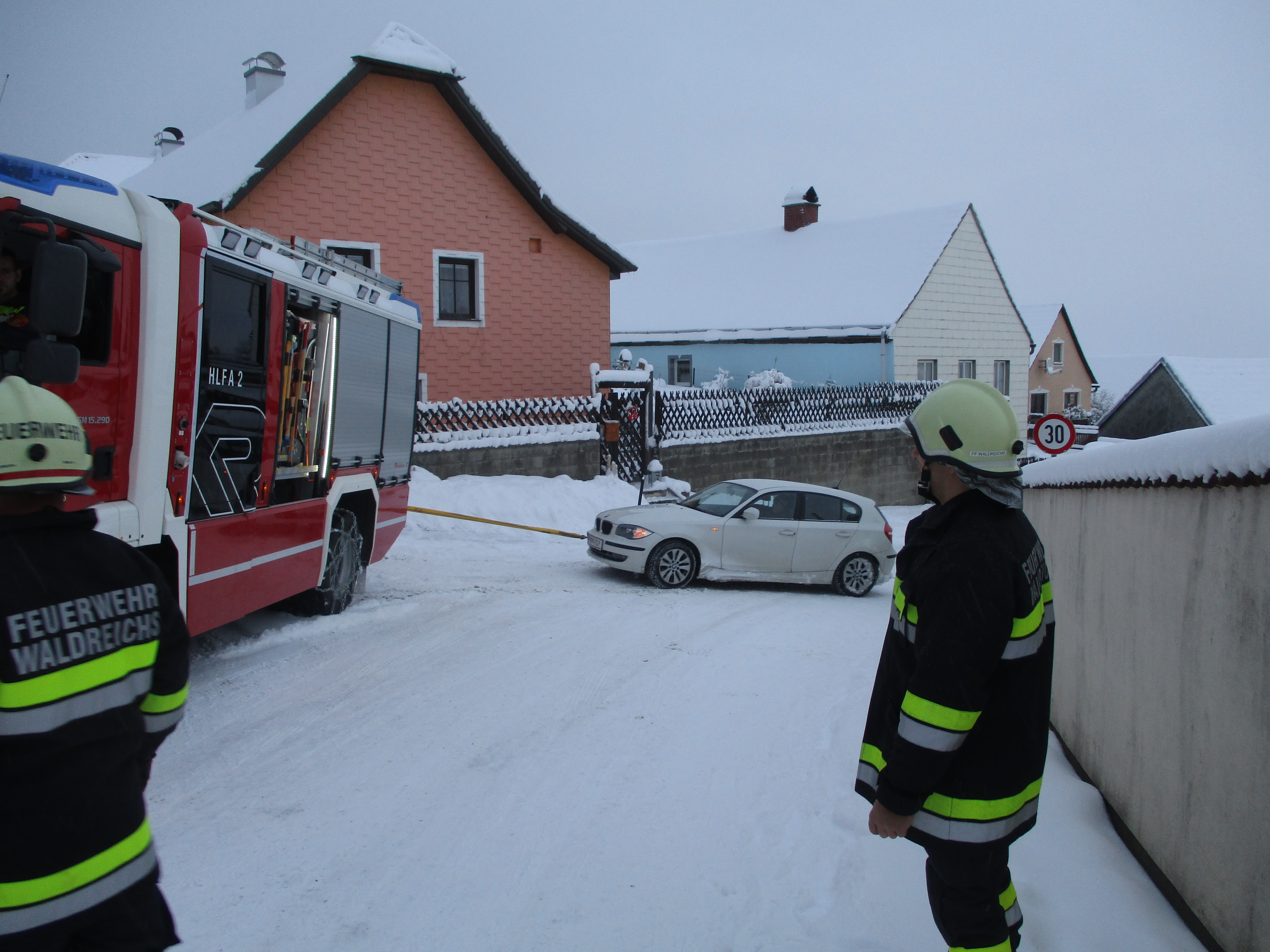 Einsatz Fahrzeugbergung Hauptstr. 18 15.12.2018 014