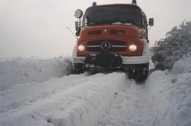 Tanklöschfahrzeug Mercedes Benz 911 - 1994